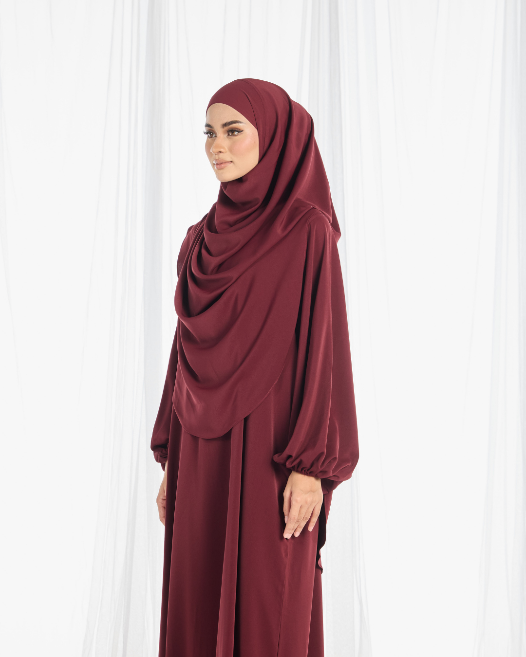 Warda Khimar Umrah Set in Maroon