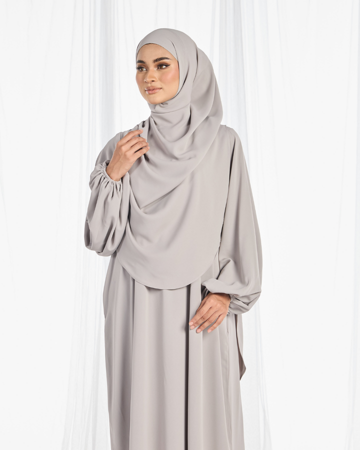 Warda Khimar Umrah Set in Silver