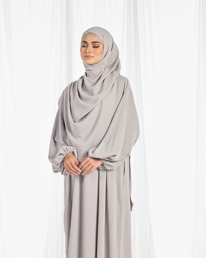 Warda Khimar Umrah Set in Silver