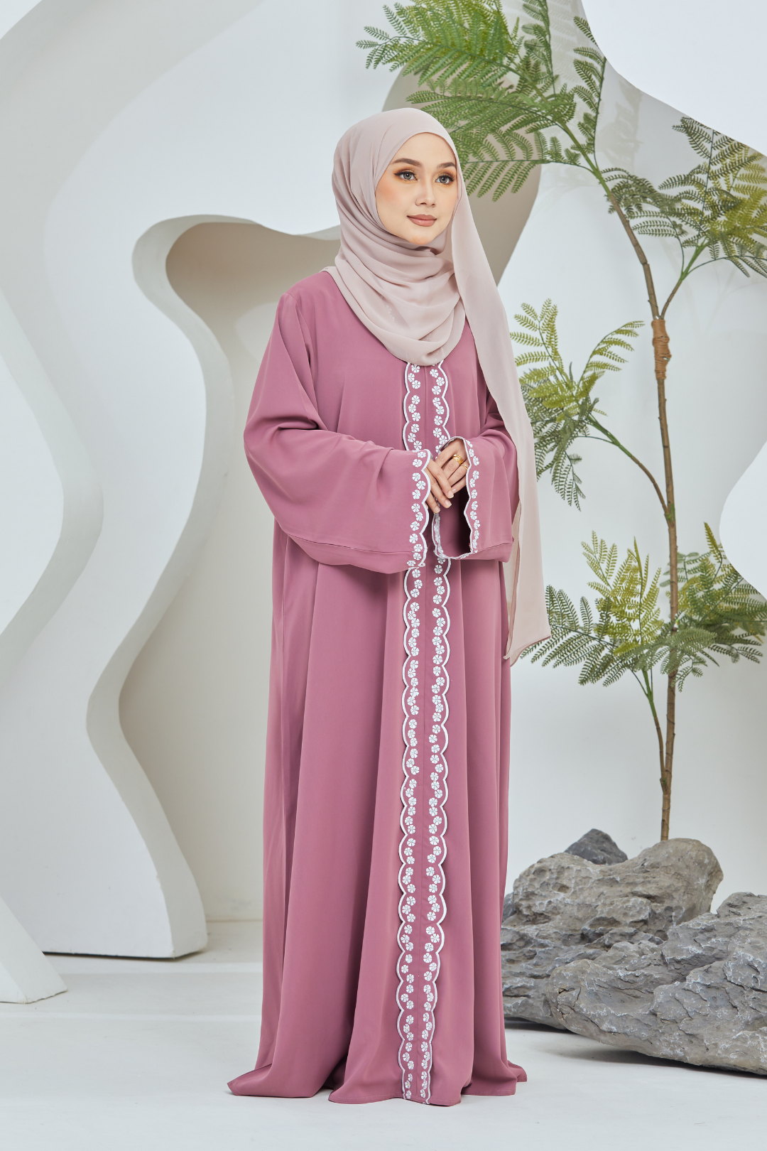 Sabreen Abaya