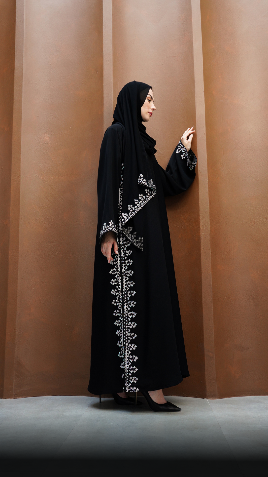 Dania Abaya