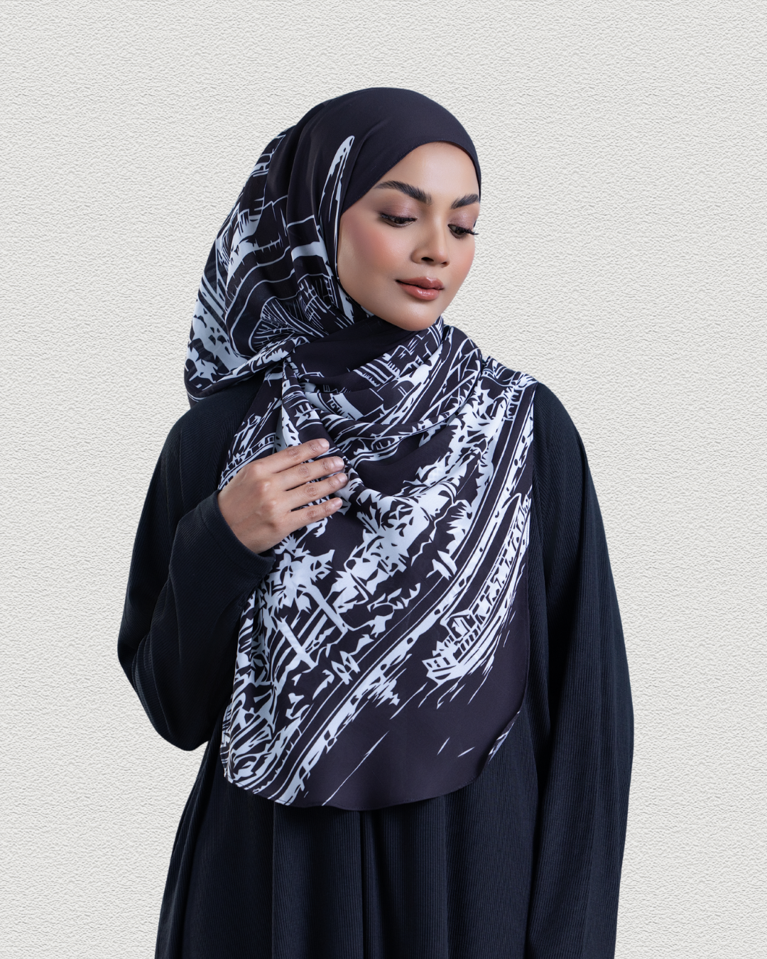 Leya Printed : Skyline in Black