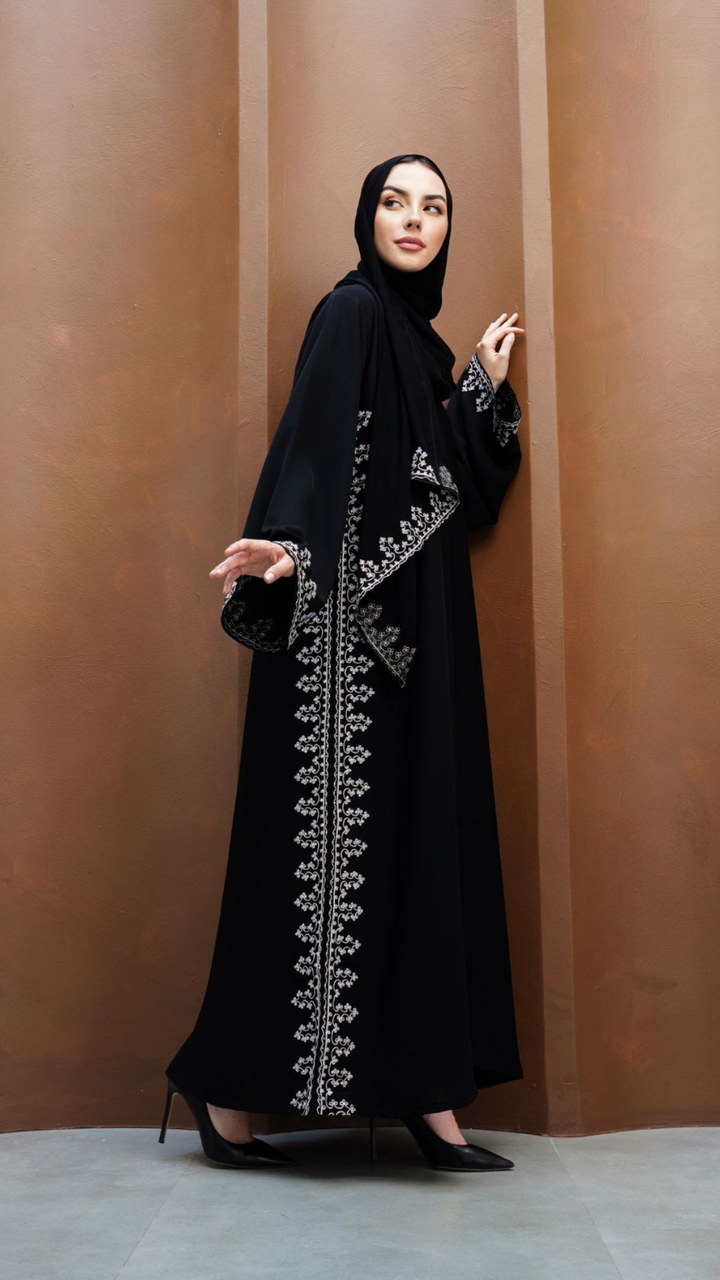 Dania Abaya
