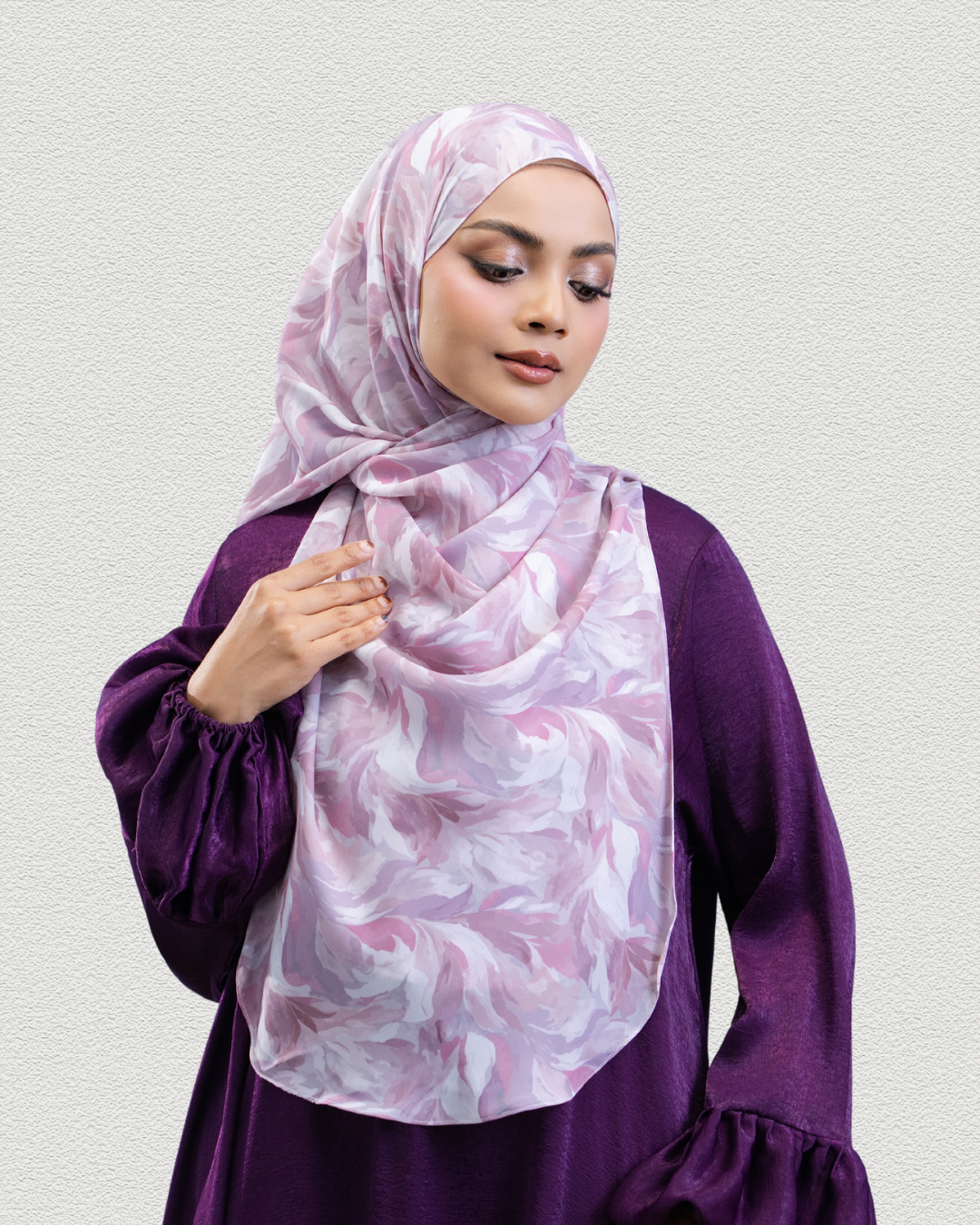 Leya Printed : Featheresque in Pink