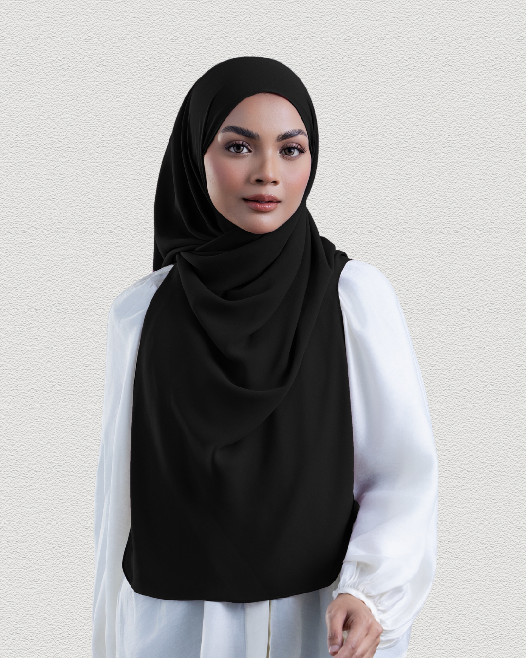 Leya Plain: Black