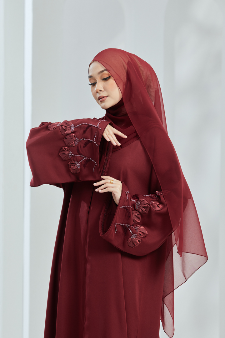 Elara Abaya in Maroon