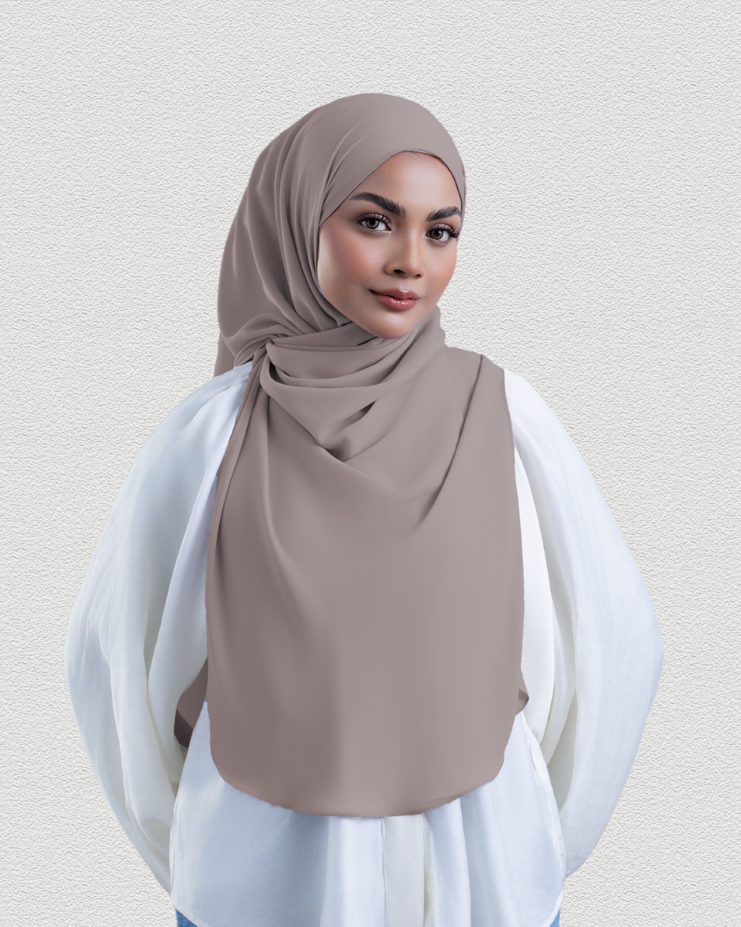 Leya Plain: Latte