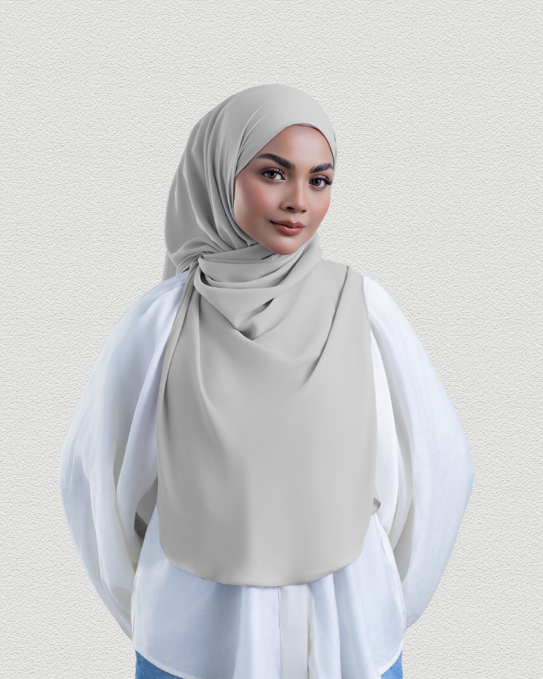 Leya Plain: Light Grey