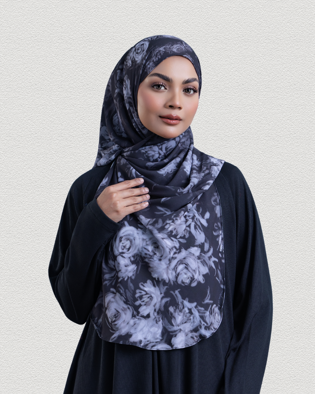 Leya Printed : Rosette in Black