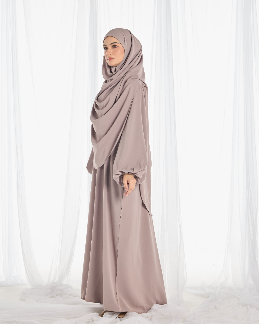 Warda Khimar Umrah Set in Taupe