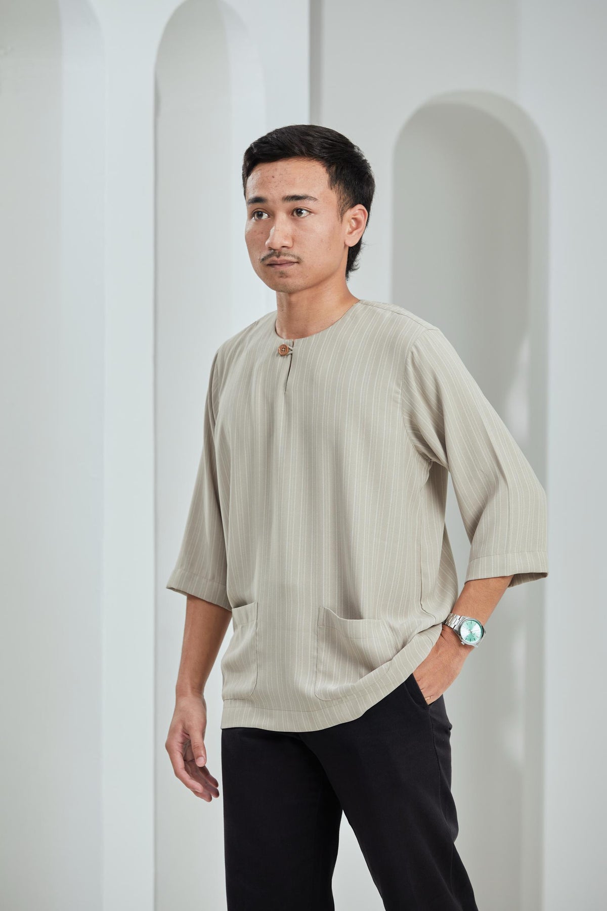 ARNA : Kurta Bayu in Khaki